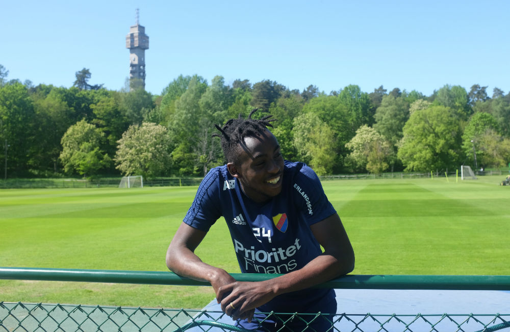 ”Drömmer om Manchester United och VM med Zimbabwe”