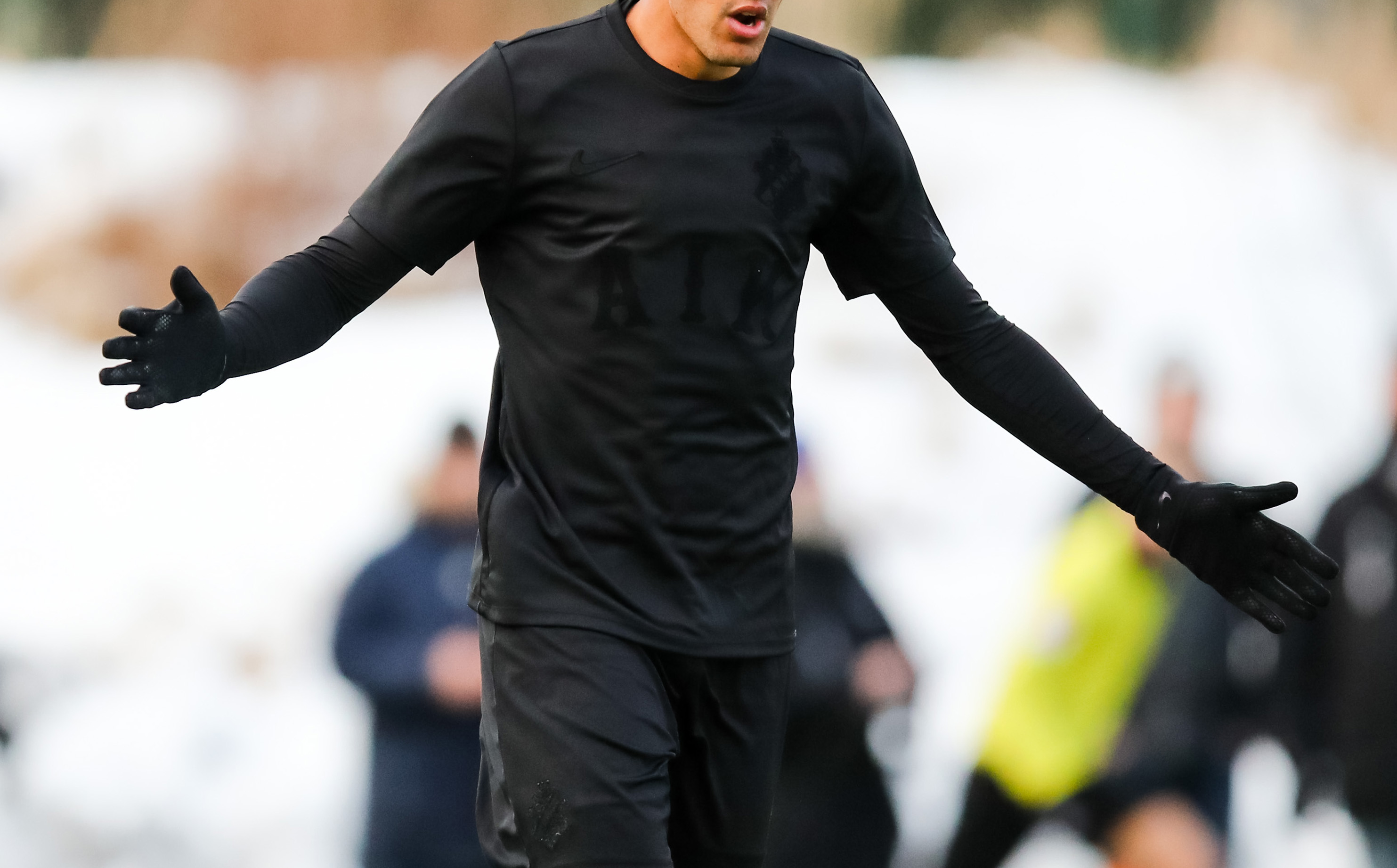 AIK:s Fanny Lång tävlar ut exklusiv tröja för att bekämpa bröstcancer