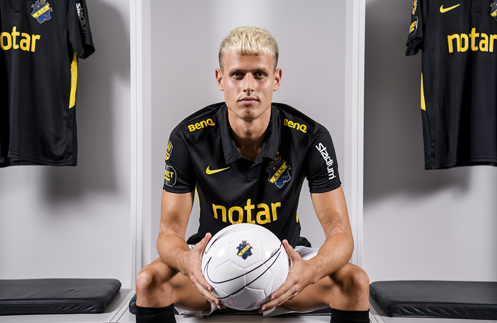 AIK värvar in anfallare: ”Stolt över att ha kommit till AIK”