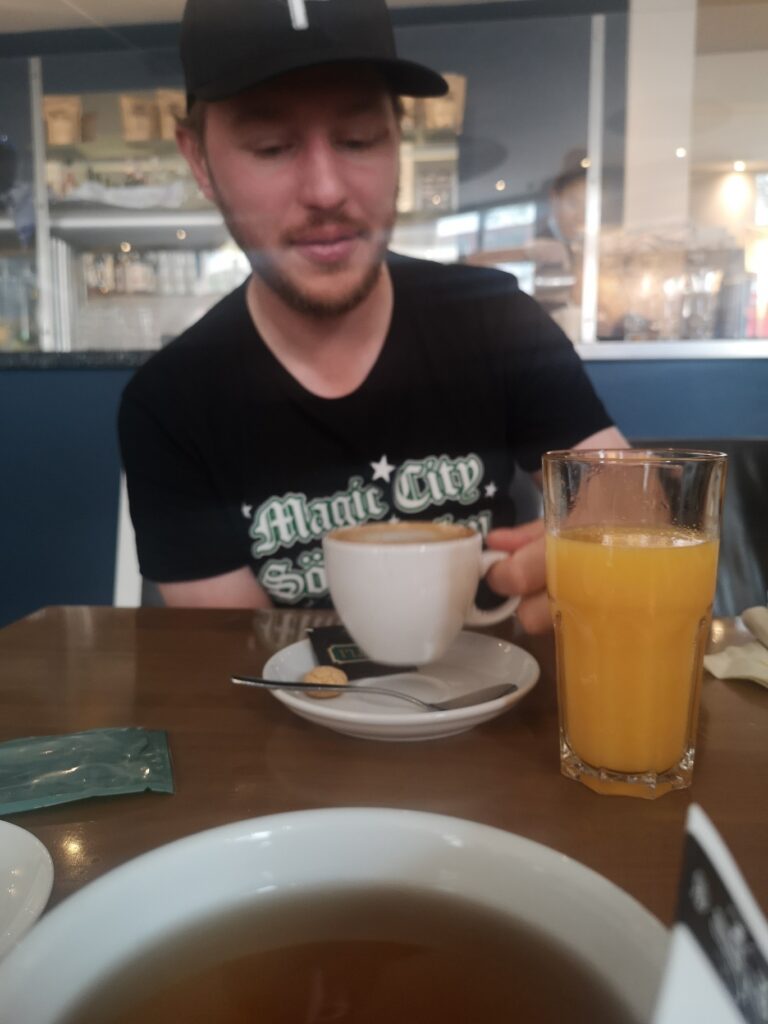 Frukost intas på "den svarta valen" i Heidelberg
