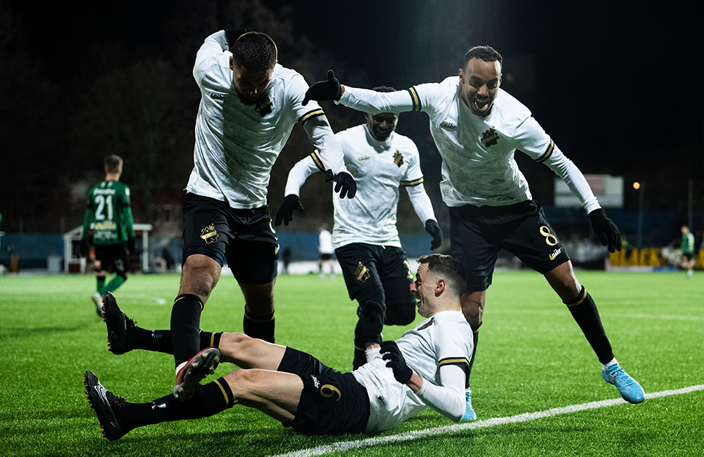Viktor Asp: Andra raka 3-0:an och kvartsfinalen säkrad för AIK