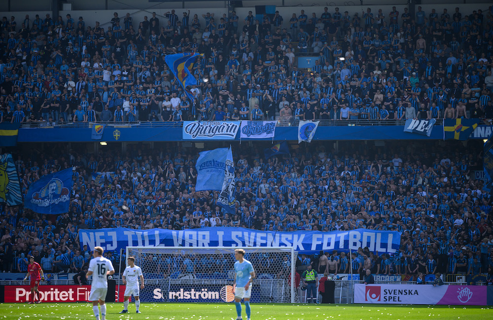Rekord i bortafölje i Malmö – men städat på läktaren och stan