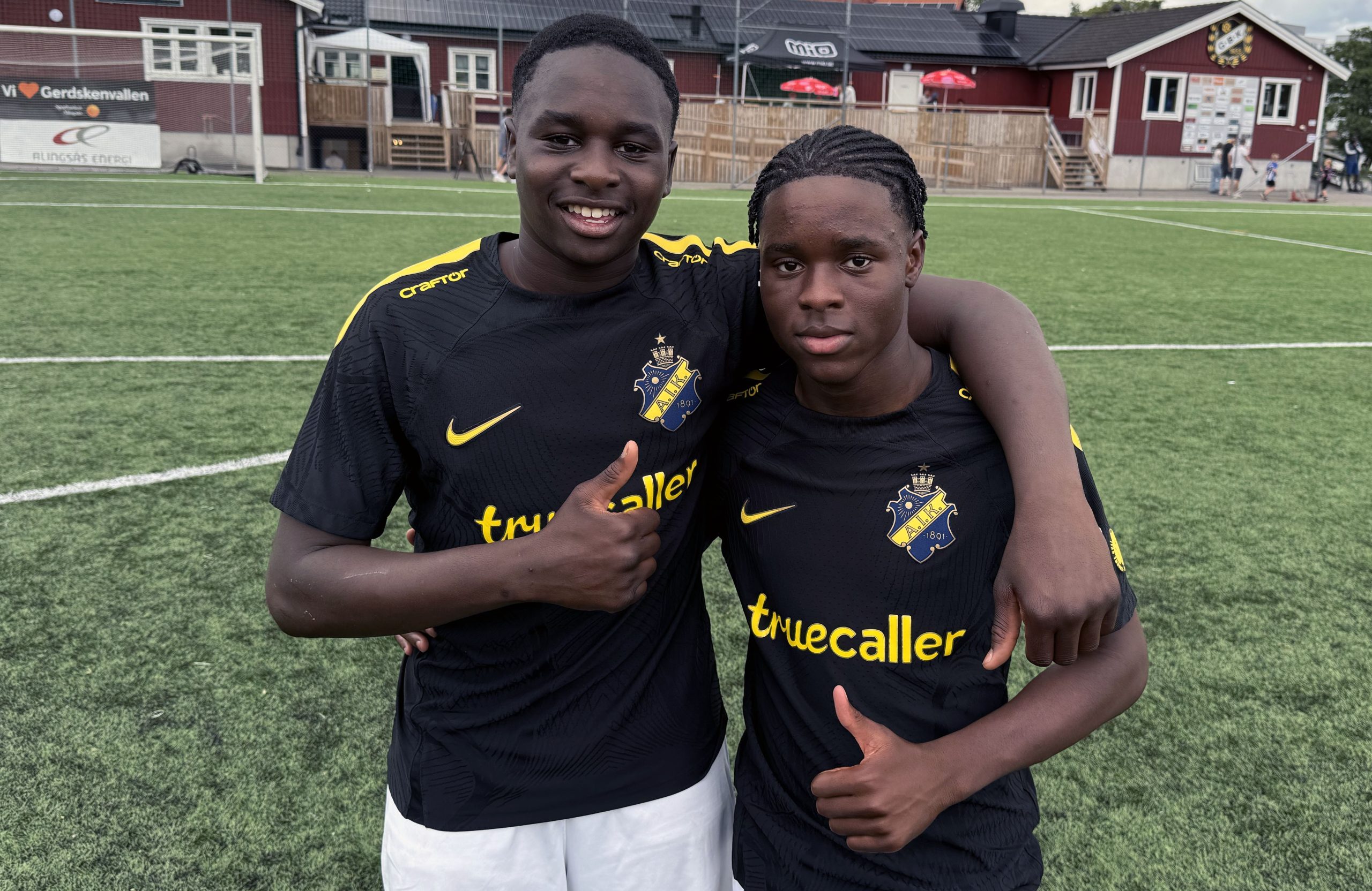 AIK vann trots rött kort – Inoussa hjälte