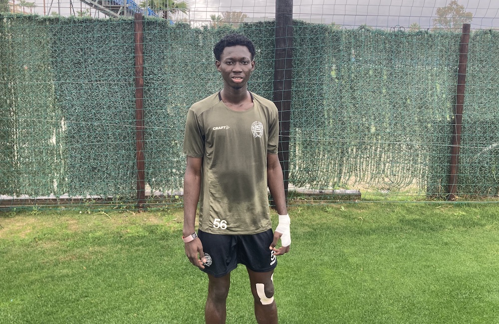 ”Jag blev kapten efter min första match” – Fotboll Sthlm möter Raymond Dwomoh