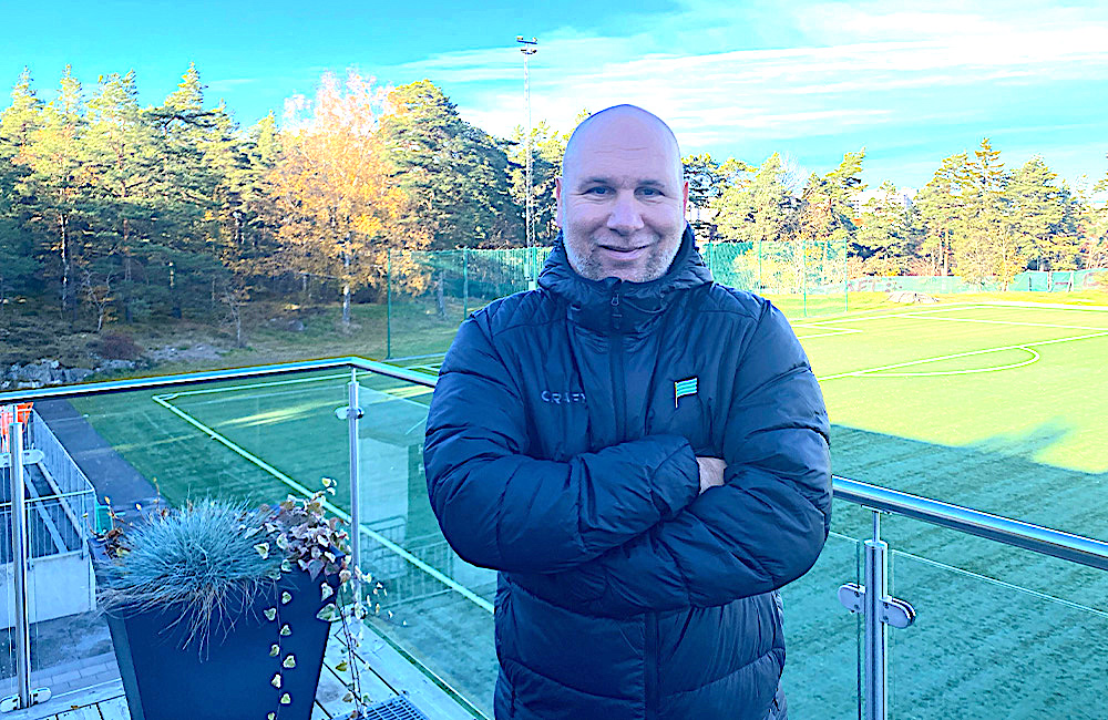 Hjelmberg avslöjar: ”Vi har gjort klart med en spelare till a-laget”