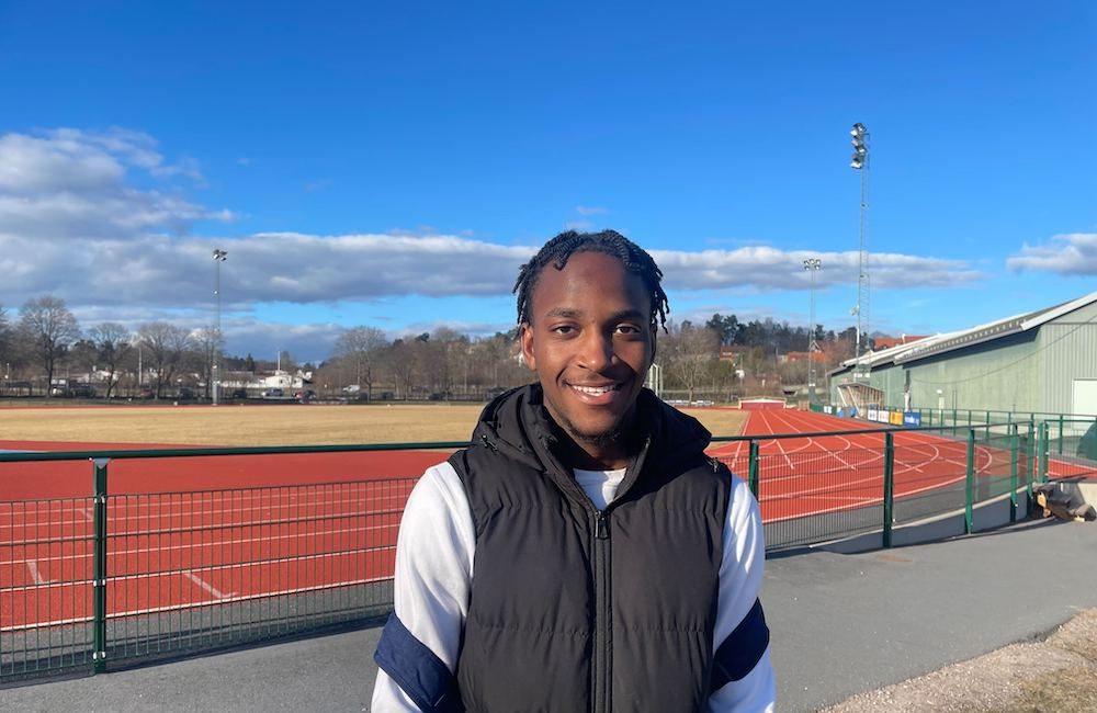 Joshua Mambu, 17, gjorde a-lagdebut: ”Jag har drömt om det här”