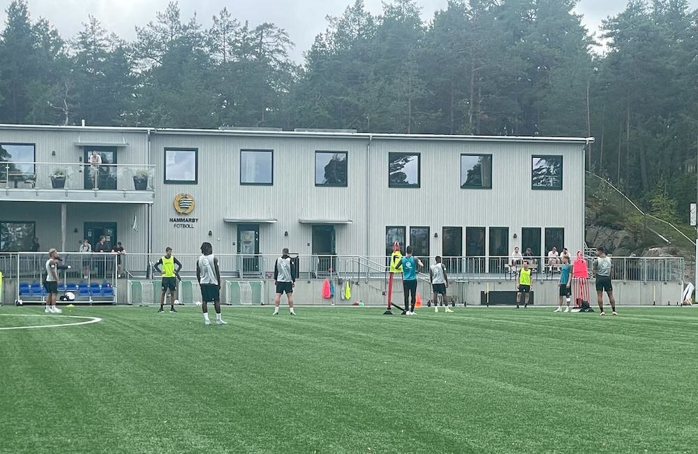 Kim Hellberg bekräftar: Tesfaldet Tekie missar Charleroi