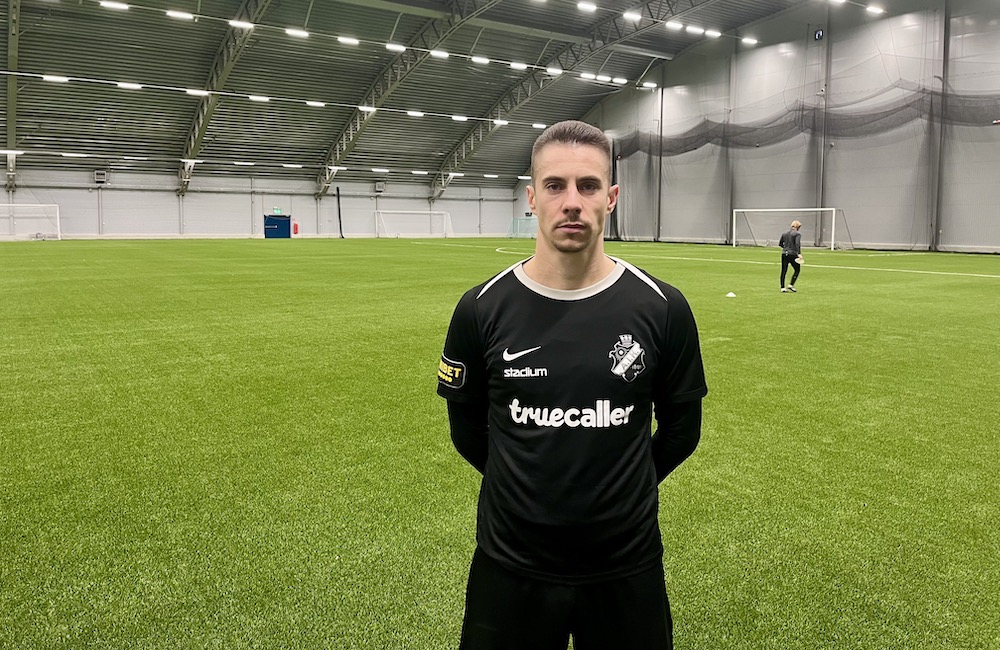 Besirovic äldst under premiärveckan: ”Som deras pappa”