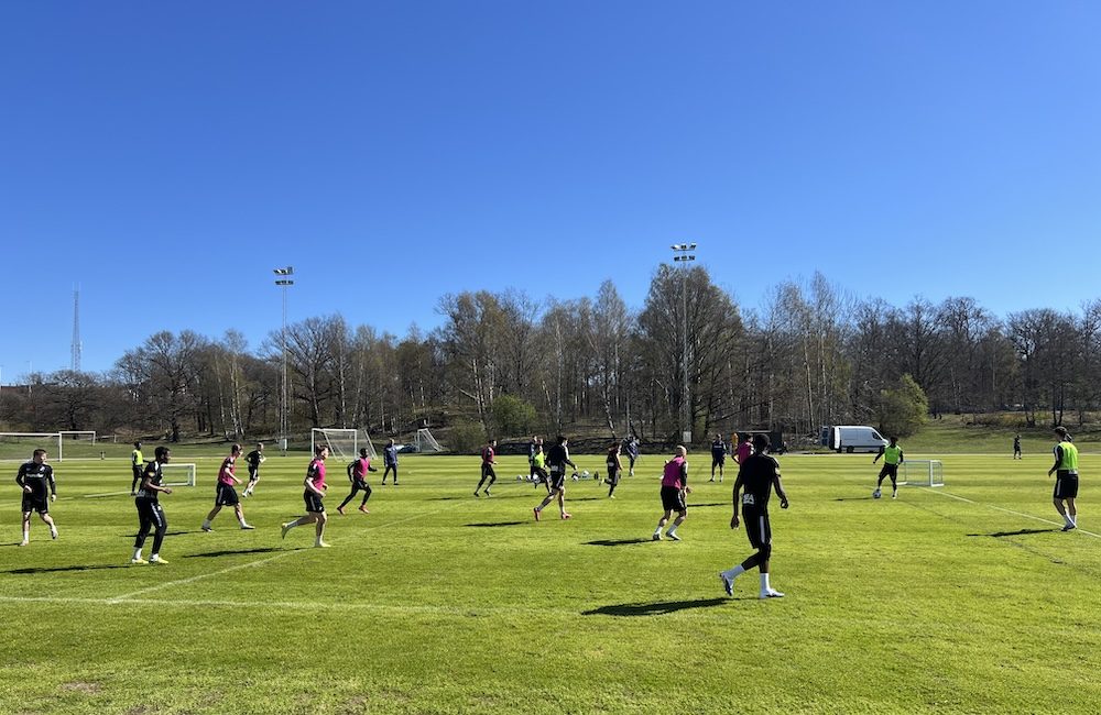 Träningsrapport från Karlberg: Mads Thychosen närmar sig comeback