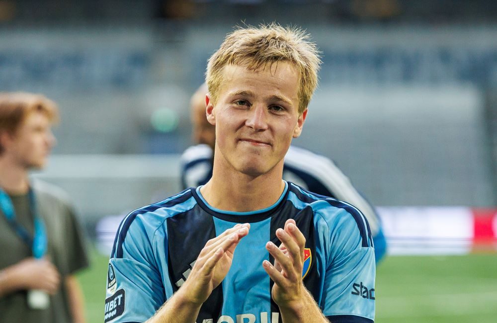 ”Gav mig gåshud” – Hegland efter supportrarnas sång