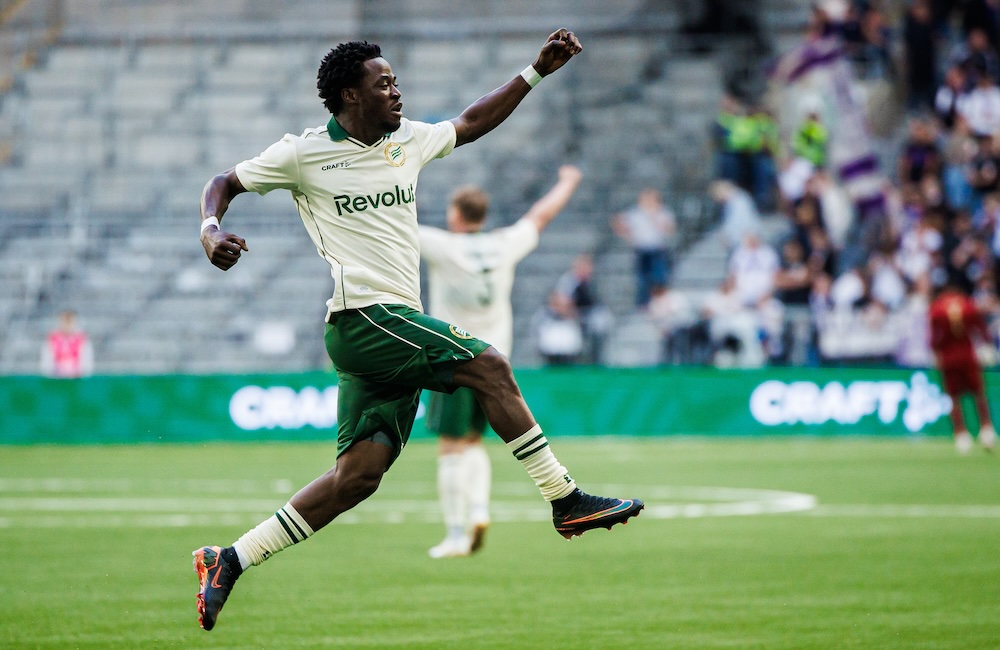 Frank Junior Adjei tror på Bajenavancemang: ”Jag är positiv”